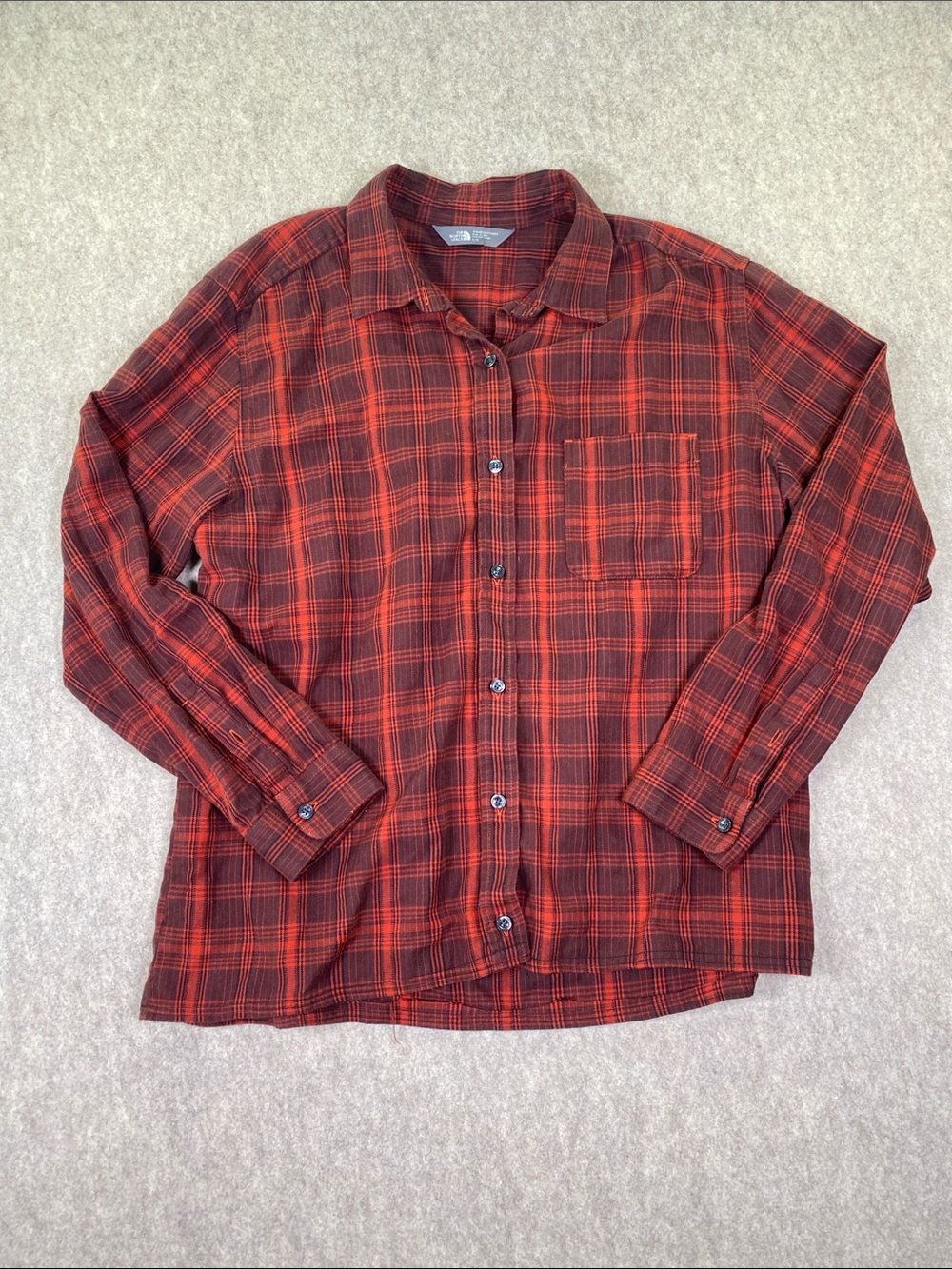 North Face Women’s Red Plaid Long-Sleeve Button-Down Shirt Size Medium